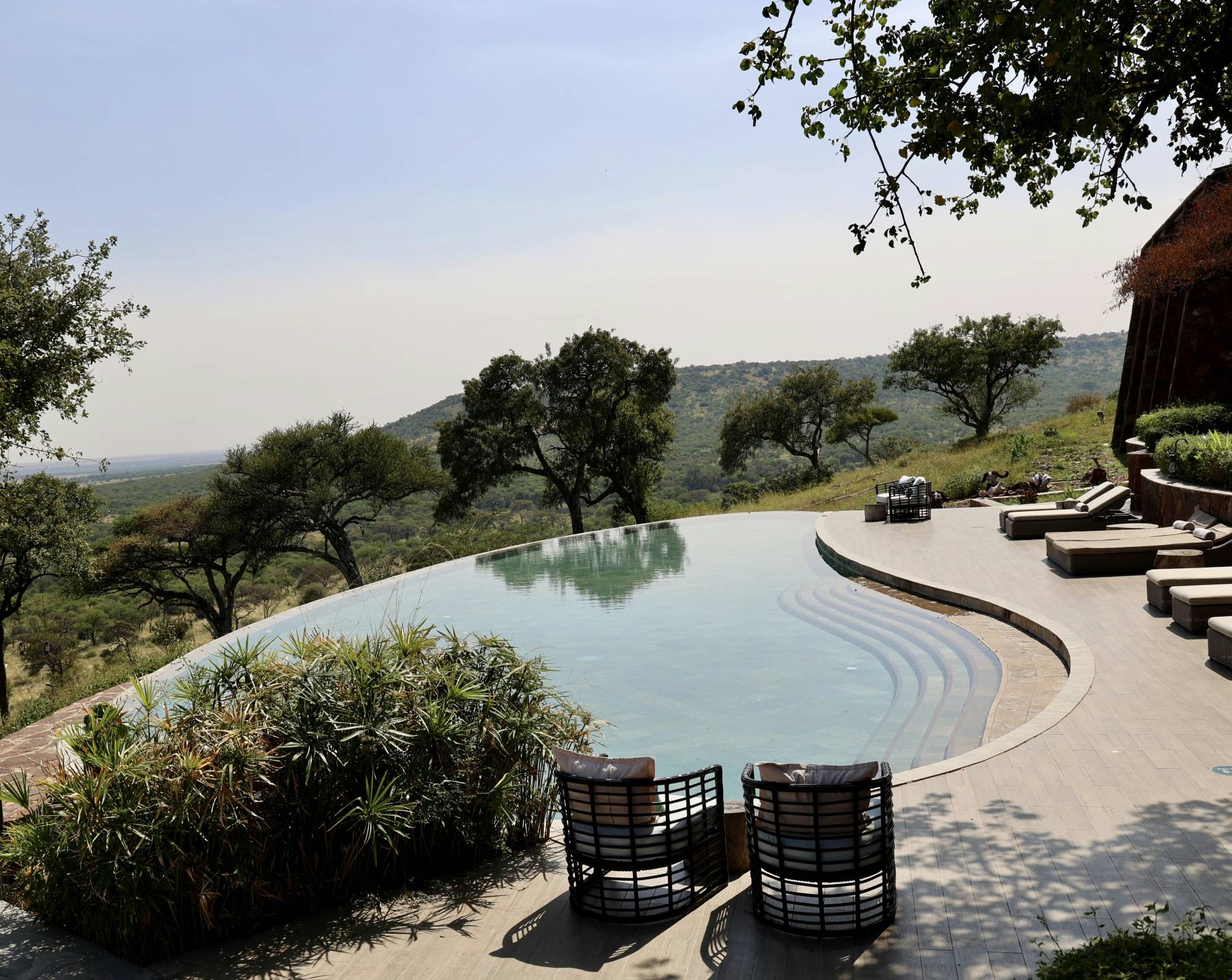 Luxury African Safaris: 5 Exclusive Adventures Luxury African Safaris - EAST